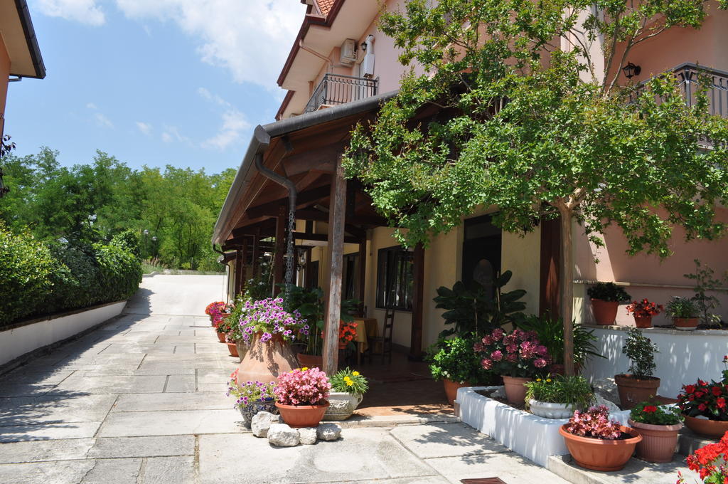 L' Aia Antica Bed & Breakfast Veroli Bagian luar foto